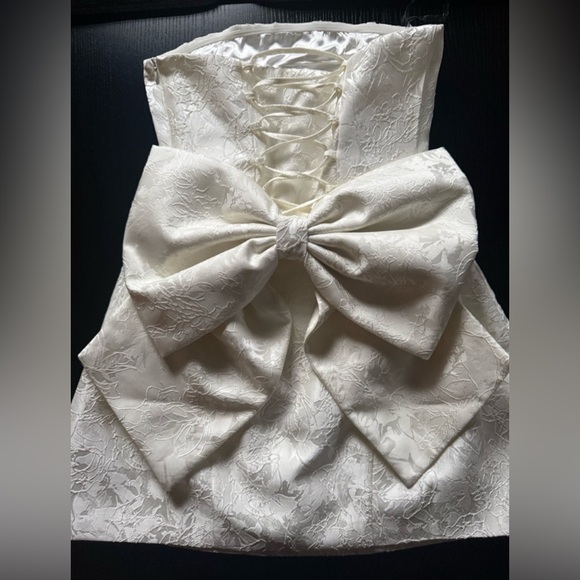 Babyboo Elenora Dress. Worn once. Removable bow. Bridal shower/bachelorette. - Picture 4 of 6